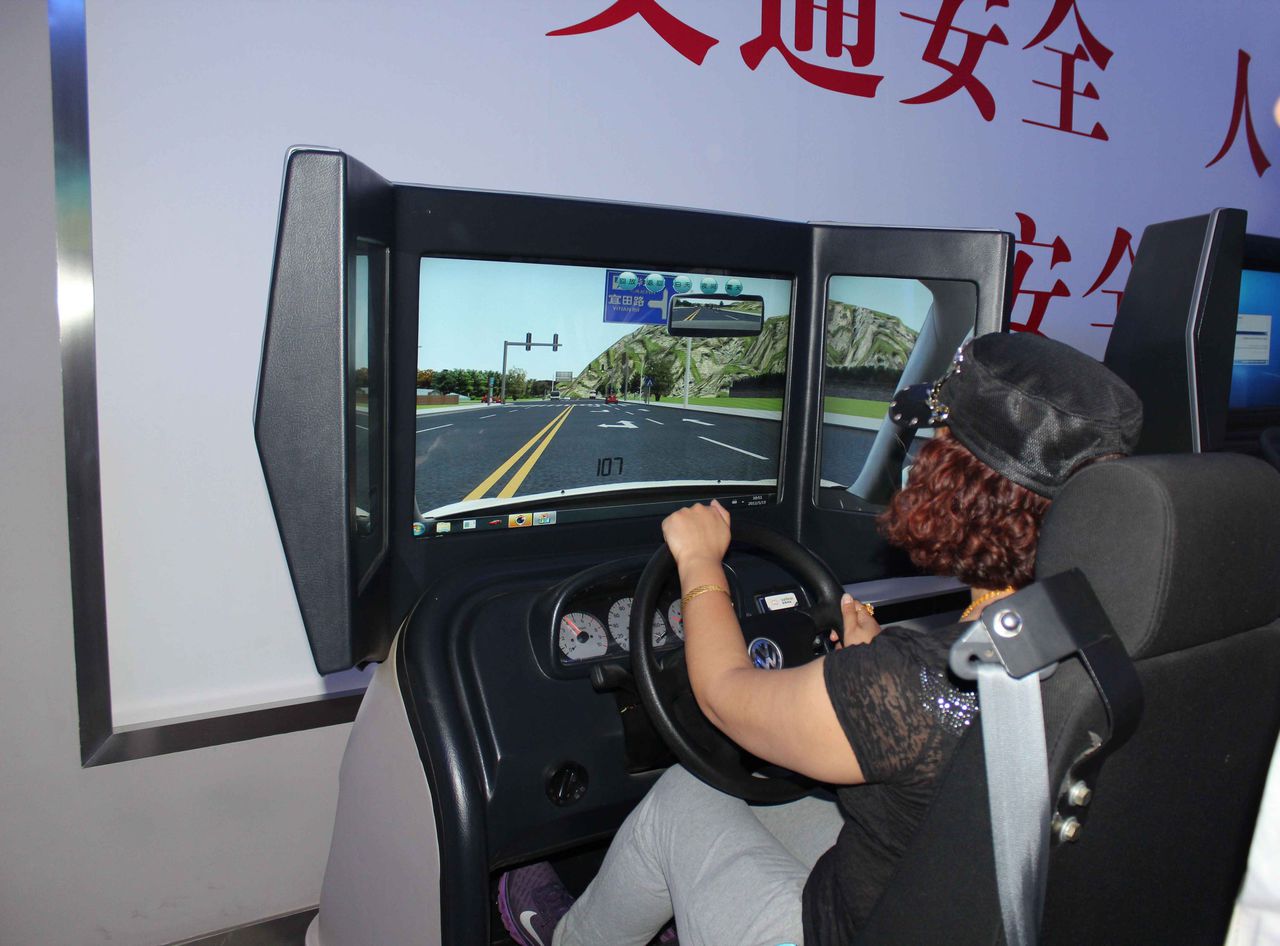 驾驶模拟汽车游戏_模拟驾驶汽车_驾驶模拟汽车器无限金币版
