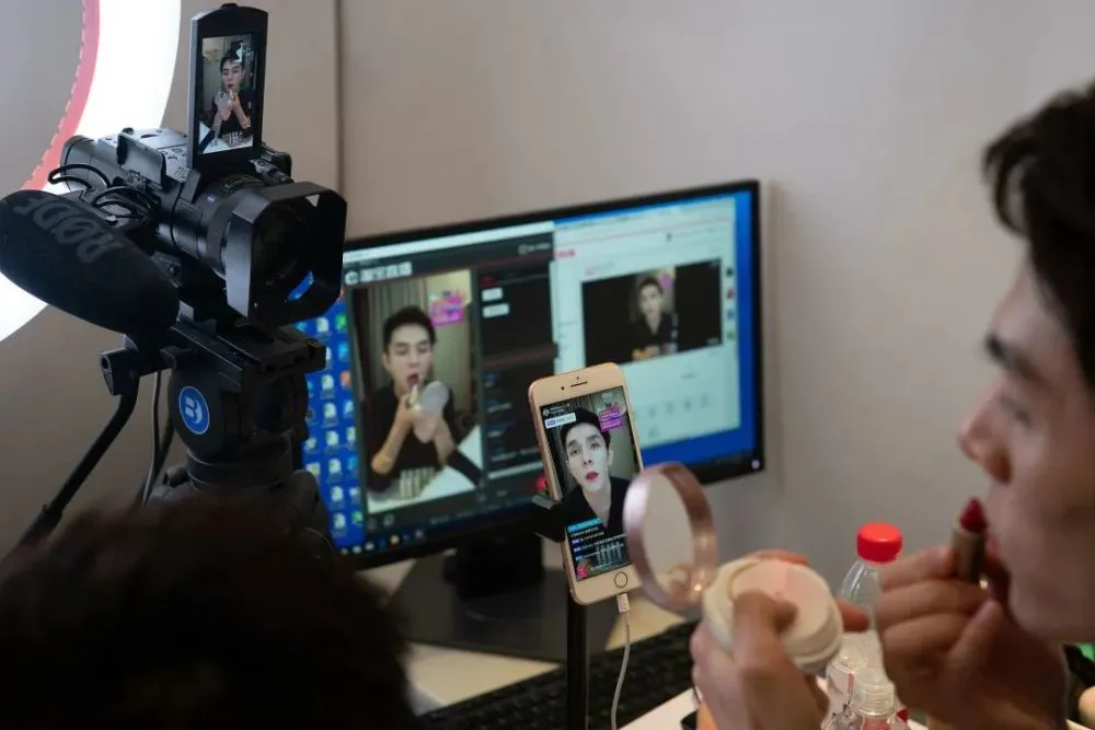 直播卖手机的有什么猫腻_游戏手机直播卖货_直播间卖货游戏