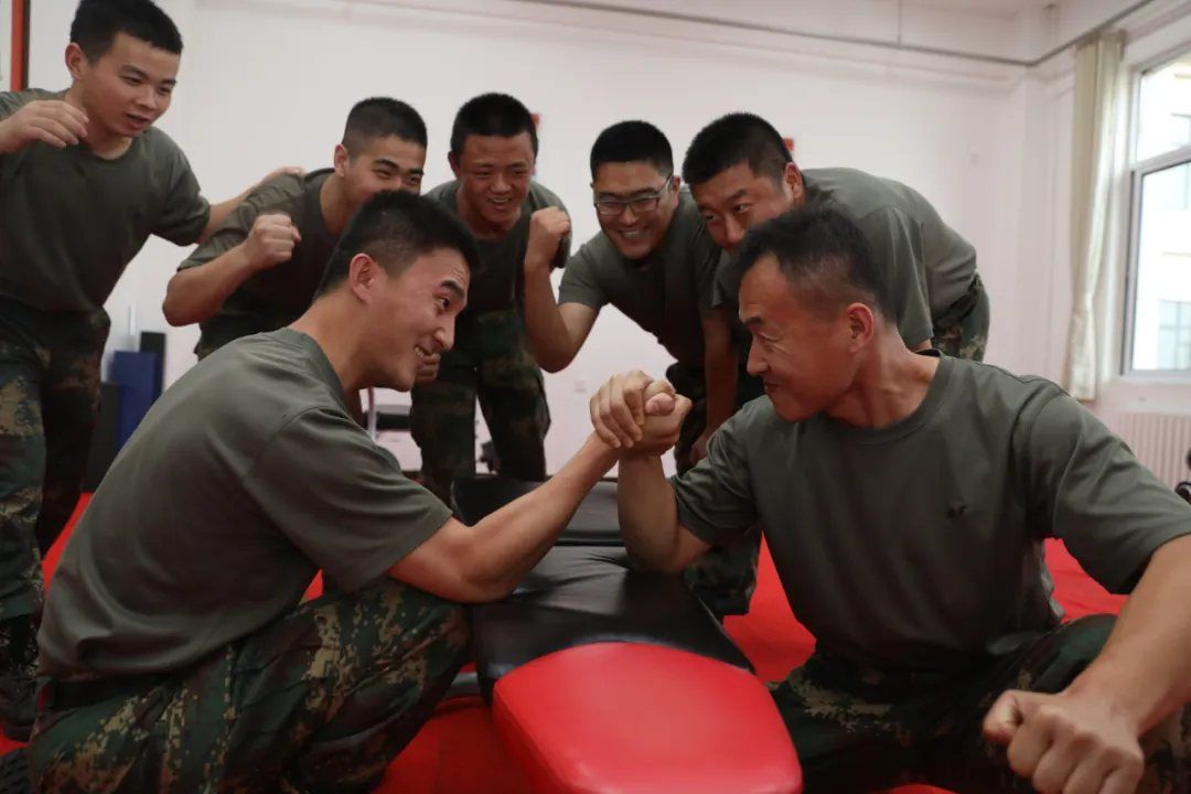现在当兵的能否玩手机游戏_当兵能用手机玩游戏吗_当兵可以玩手游吗