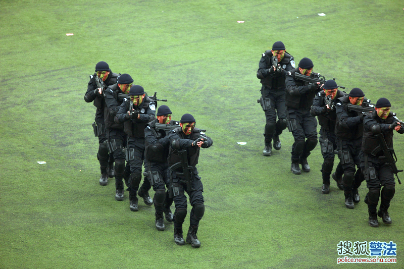 特警游戏手机版_有特警的游戏_推荐好玩手机特警游戏下载