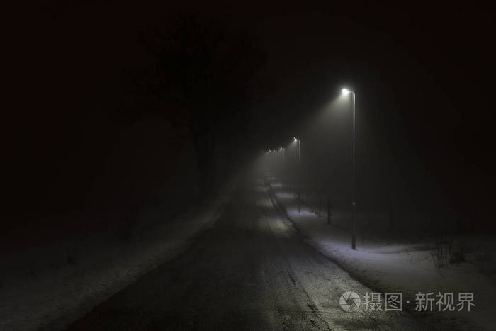 午夜玩手机游戏视频_午夜玩手机游戏_午夜玩手机游戏的危害
