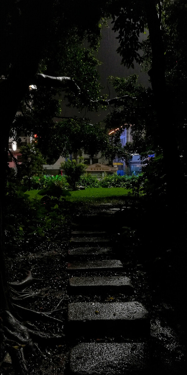 午夜玩手机游戏_午夜玩手机游戏视频_午夜玩手机游戏的危害