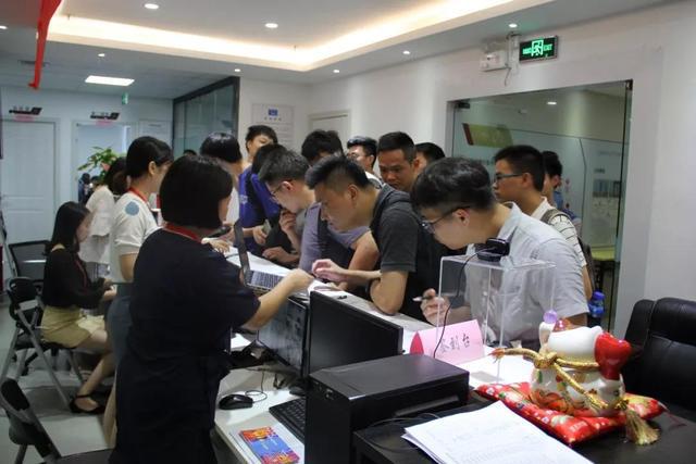 玩游戏有人领到华为手机吗_华为手机玩游戏有什么福利_玩游戏免费领华为手机