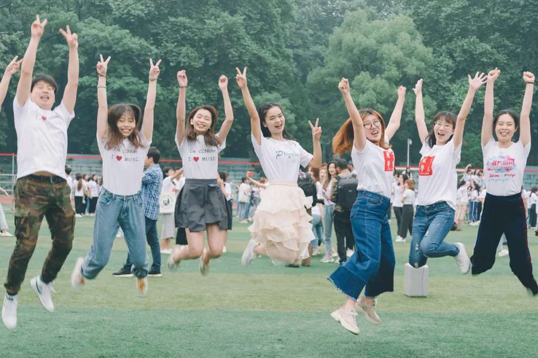 国外日期是月日年还是日月年_哪年润月年_2020年1月23日