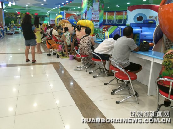 视频游乐拍放手机游戏怎么拍_视频游乐拍放手机游戏怎么放_游乐场游戏手机放哪拍视频
