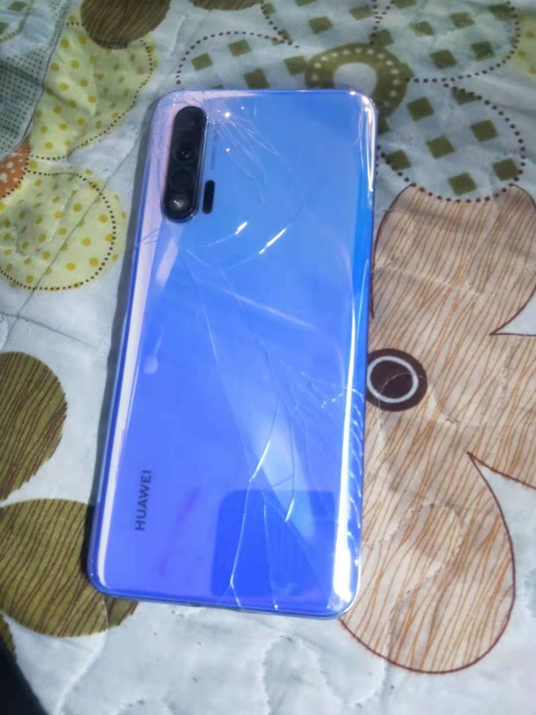 玩游戏要不要贴手机壳_玩游戏带手机壳_手机壳打游戏