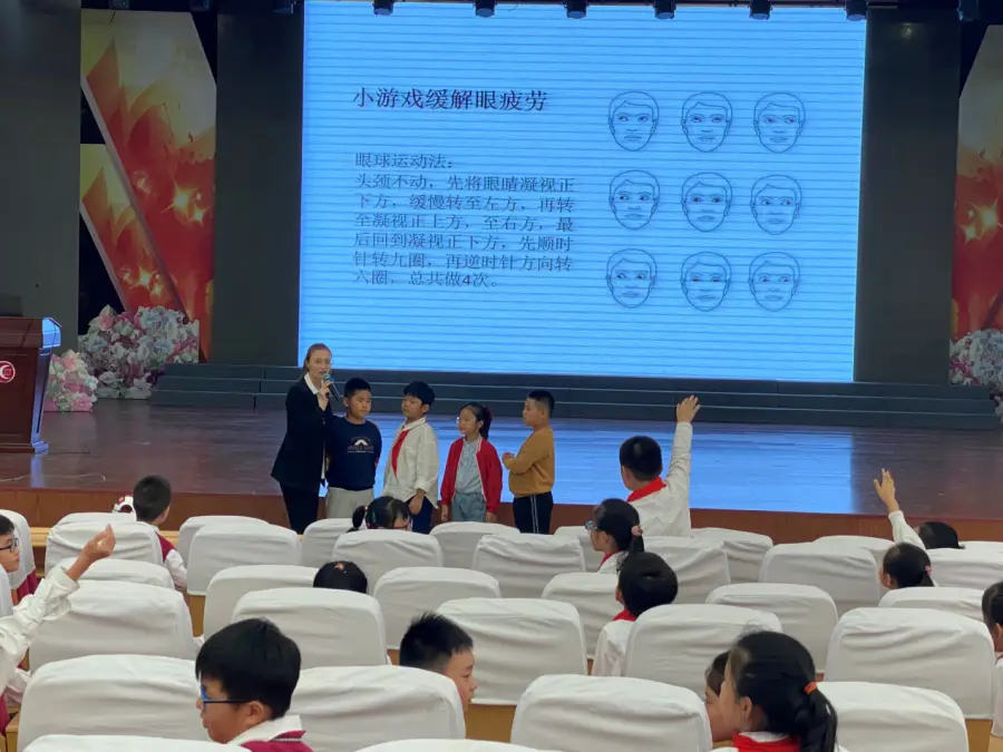 外面拍照手机游戏_拍照好又能玩游戏手机_手机拍照游戏好的