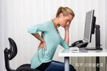 坐姿玩手机游戏的危害_玩手机游戏坐姿_坐姿玩手机游戏图片