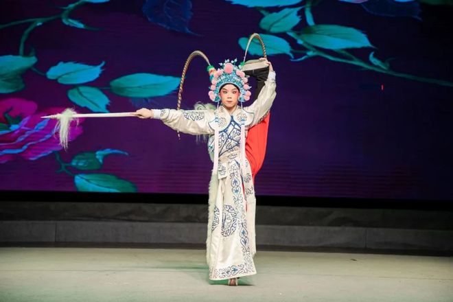 手机听京剧用什么软件_手机怎么听京剧_听京剧的手机游戏