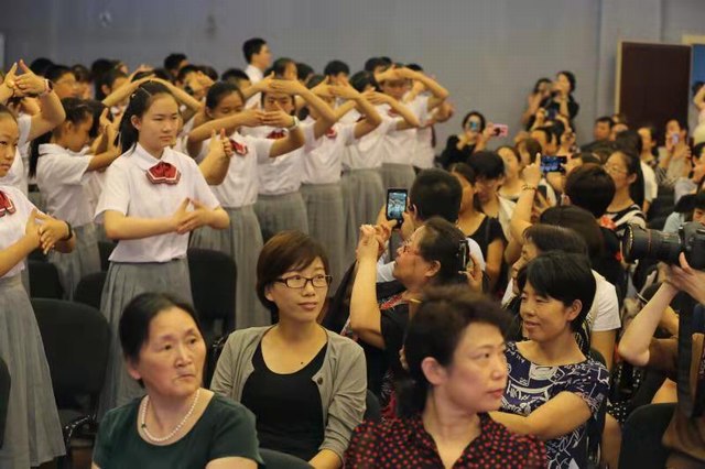 滑板游戏手机版_童年手机滑板游戏_童年滑板手机游戏怎么玩