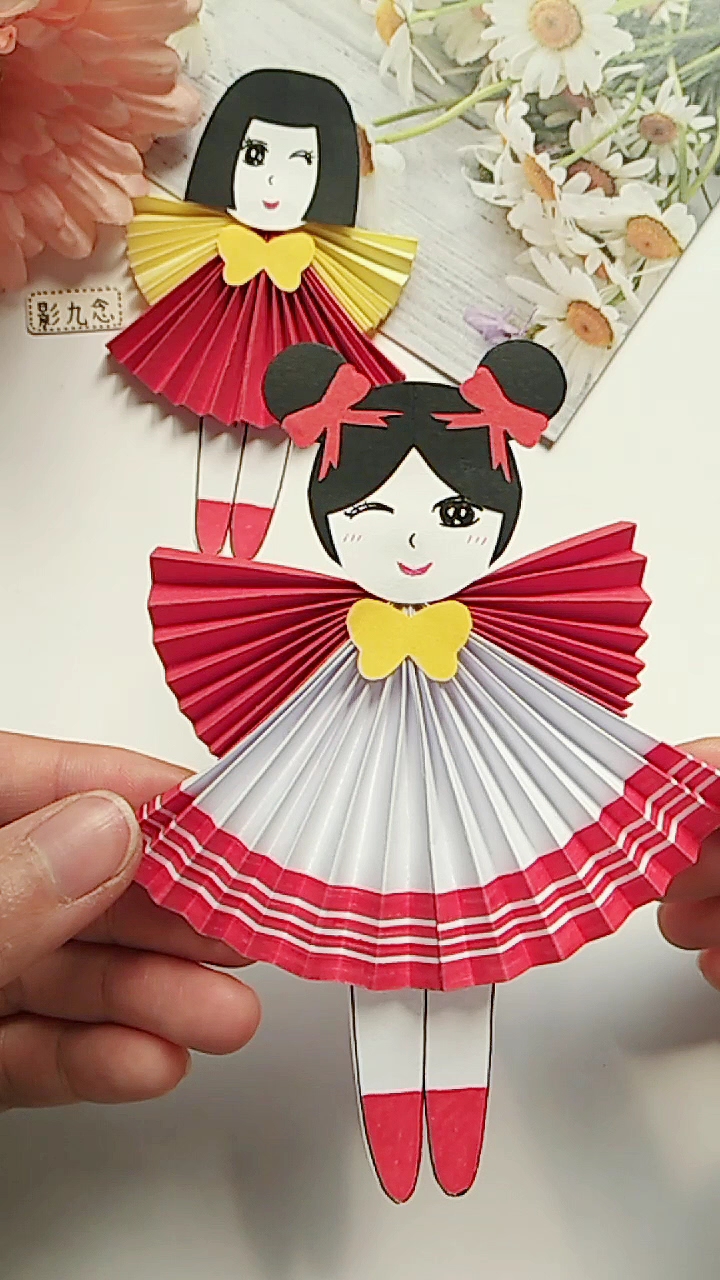 小女孩折纸手机游戏视频_折纸视频女生_用纸折小女孩