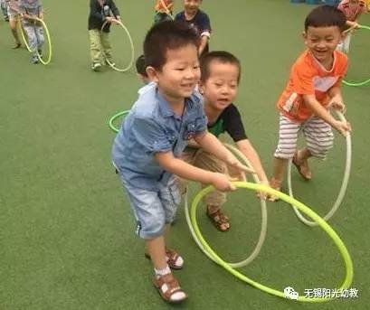 民间游戏背景,点亮现代童年(图1) 民间游戏背景,点亮现代童年(图1)