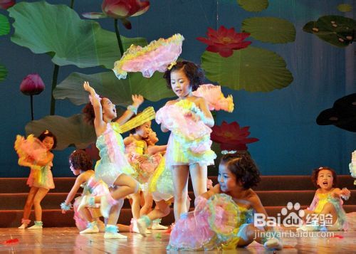 幼儿舞蹈课的舞蹈游戏,快乐成长(图3) 幼儿舞蹈课的舞蹈游戏,快乐成长(图3)