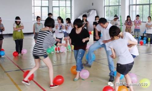气球室内游戏,创意无限的室内亲子游戏攻略(图3) 气球室内游戏,创意无限的室内亲子游戏攻略(图3)