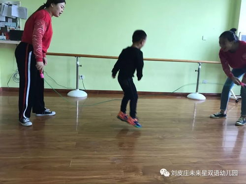 跳绳游戏图片,感受运动魅力(图2) 跳绳游戏图片,感受运动魅力(图2)