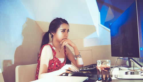 美熟女游戏,游戏中的成熟风情与情感纠葛(图2) 美熟女游戏,游戏中的成熟风情与情感纠葛(图2)
