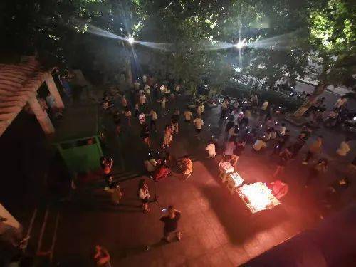 同学聚会低俗游戏,同学聚会游戏新风尚(图1) 同学聚会低俗游戏,同学聚会游戏新风尚(图1)