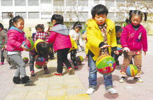兵拍球游戏,培养团队精神的运动乐园(图2) 兵拍球游戏,培养团队精神的运动乐园(图2)
