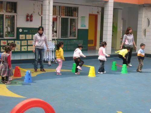 幼儿园过渡环节小游戏,快乐成长(图1) 幼儿园过渡环节小游戏,快乐成长(图1)