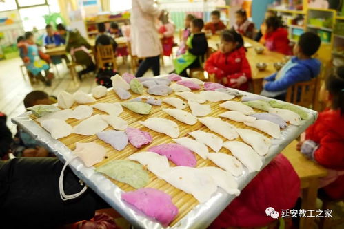 包水饺游戏,锻炼宝宝身体与亲情”(图1) 包水饺游戏,锻炼宝宝身体与亲情”(图1)