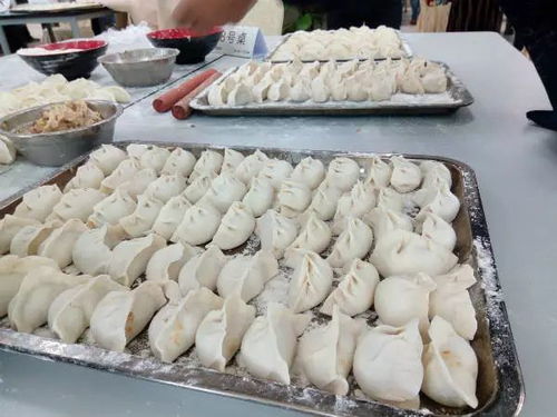 包水饺游戏,锻炼宝宝身体与亲情”(图3) 包水饺游戏,锻炼宝宝身体与亲情”(图3)