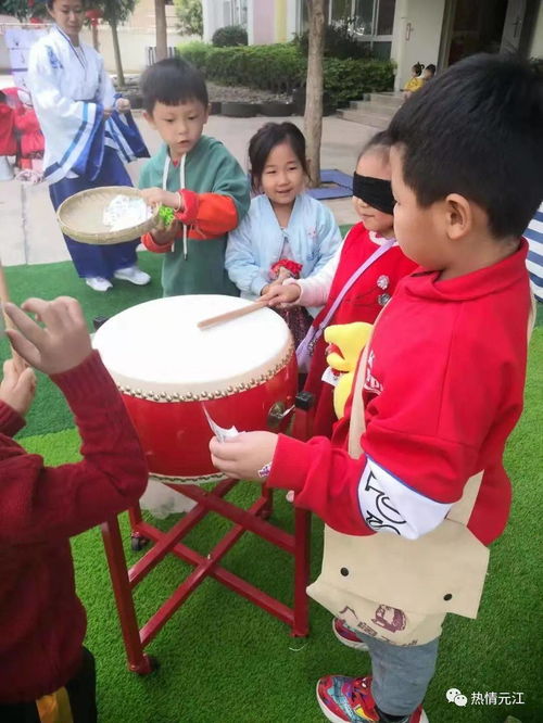 幼儿扇子游戏,启迪智慧(图2) 幼儿扇子游戏,启迪智慧(图2)