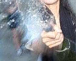 泼酒游戏,释放激情的狂欢之夜(图1) 泼酒游戏,释放激情的狂欢之夜(图1)