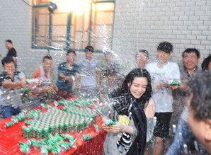 泼酒游戏,释放激情的狂欢之夜(图3) 泼酒游戏,释放激情的狂欢之夜(图3)