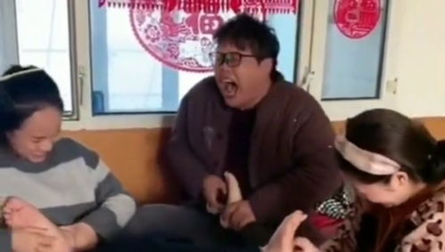 脱鞋玩游戏(图1) 脱鞋玩游戏(图1)