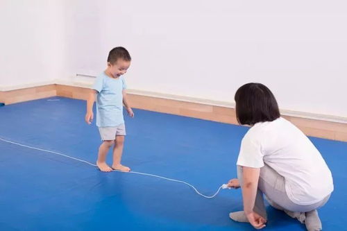踩绳子游戏,团队协作与平衡感的极限考验(图3) 踩绳子游戏,团队协作与平衡感的极限考验(图3)