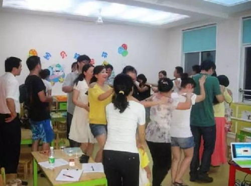 幼儿与家长互动游戏,幼儿互动游戏乐趣多(图1) 幼儿与家长互动游戏,幼儿互动游戏乐趣多(图1)