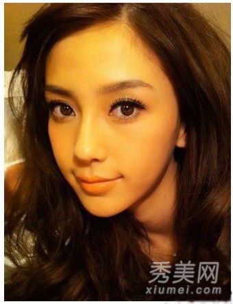 杨颖化妆游戏(图1) 杨颖化妆游戏(图1)