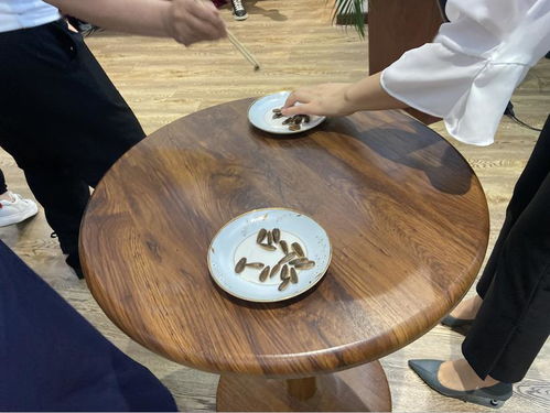 夹瓜子游戏,挑战你的手速与耐心(图2) 夹瓜子游戏,挑战你的手速与耐心(图2)