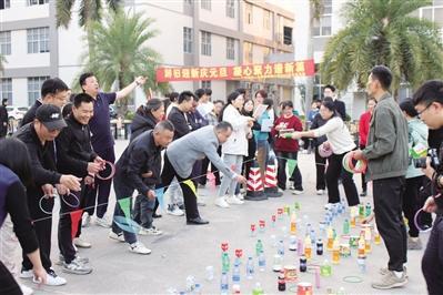 广场互动游戏,共享时光(图2) 广场互动游戏,共享时光(图2)