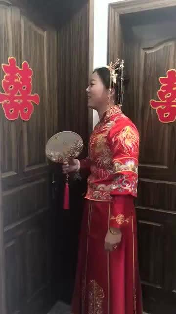 新娘叫门游戏,一场充满欢乐与惊喜的传统婚俗游戏(图1) 新娘叫门游戏,一场充满欢乐与惊喜的传统婚俗游戏(图1)