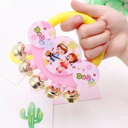 幼儿摇铃游戏,培养听觉感知与快乐时光(图3) 幼儿摇铃游戏,培养听觉感知与快乐时光(图3)