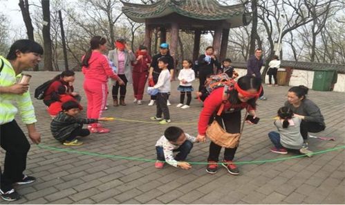亲子游戏纸杯传递游戏,纸杯传递快乐时光(图1) 亲子游戏纸杯传递游戏,纸杯传递快乐时光(图1)