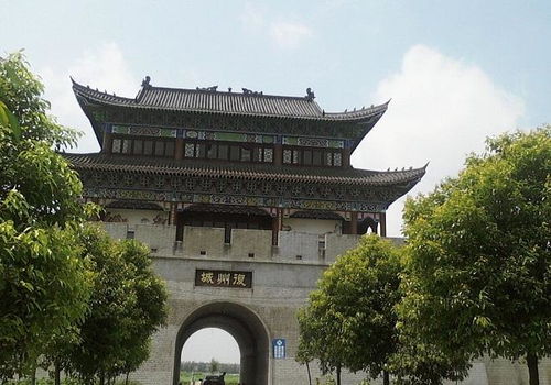 古镇射箭游戏,传承千年的箭术魅力(图3)