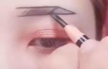 抖眉毛游戏,轻松搞笑的社交新潮流(图2) 抖眉毛游戏,轻松搞笑的社交新潮流(图2)