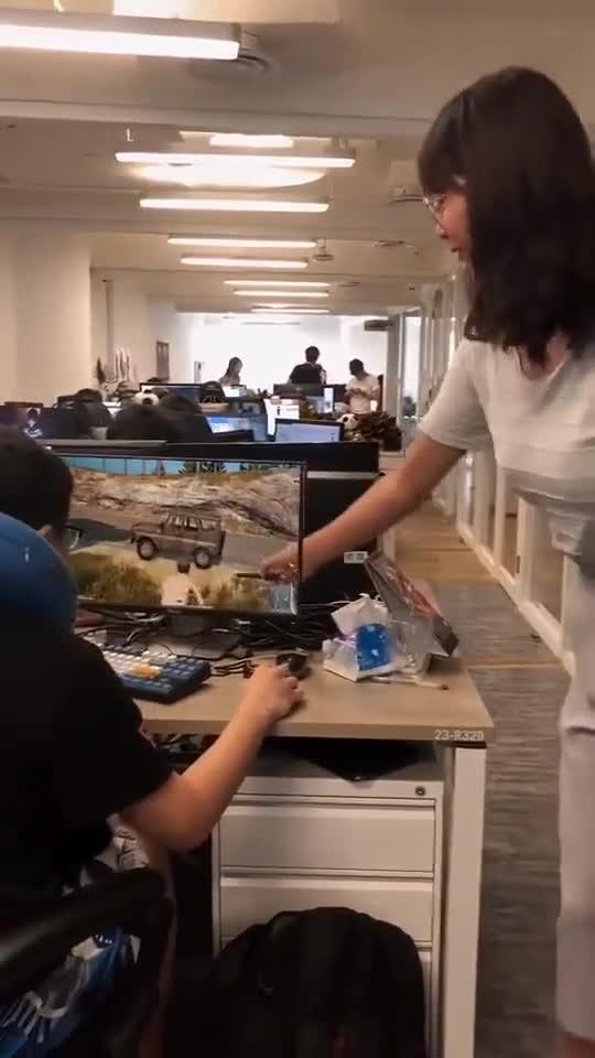 戳车胎游戏,惊险刺激的街头竞技挑战(图1) 戳车胎游戏,惊险刺激的街头竞技挑战(图1)