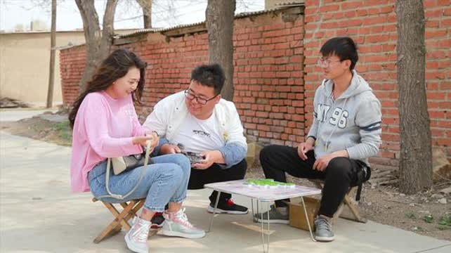 摆摊游戏麻将,麻将摊位上的智慧对决(图1) 摆摊游戏麻将,麻将摊位上的智慧对决(图1)