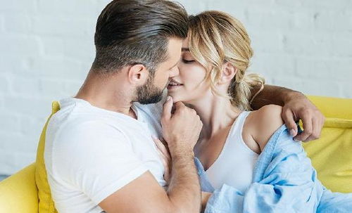 夫妻异性游戏,探索异性游戏的新境界(图1) 夫妻异性游戏,探索异性游戏的新境界(图1)