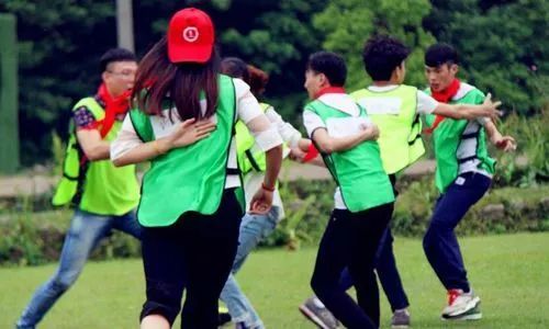 团建欢乐游戏,趣味游戏打造团队凝聚力新篇章”(图3) 团建欢乐游戏,趣味游戏打造团队凝聚力新篇章”(图3)