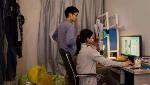 同居打游戏,同居情侣的欢乐日常(图1) 同居打游戏,同居情侣的欢乐日常(图1)