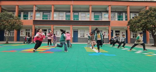小学地板游戏,探索小学地板游戏的乐趣与智慧(图3) 小学地板游戏,探索小学地板游戏的乐趣与智慧(图3)