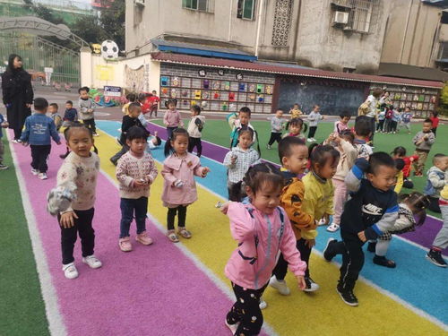 踢报纸游戏,趣味盎然的户外运动新体验(图1) 踢报纸游戏,趣味盎然的户外运动新体验(图1)
