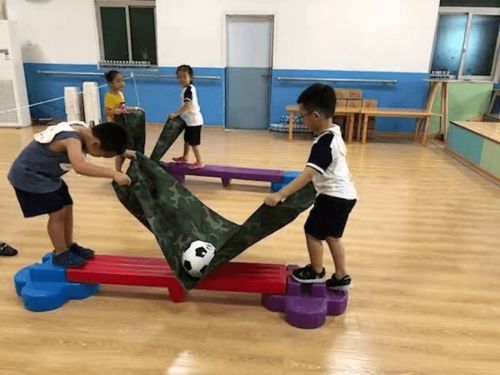 室内游戏短片,揭秘热门游戏短片背后的欢乐时光(图3) 室内游戏短片,揭秘热门游戏短片背后的欢乐时光(图3)