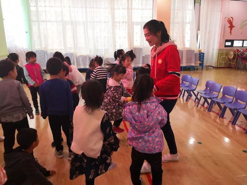 大班音乐游戏鞋匠之舞,欢快节奏中的传统魅力(图1) 大班音乐游戏鞋匠之舞,欢快节奏中的传统魅力(图1)