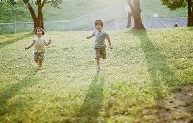 许孩子的游戏,探索奇幻世界的冒险之旅(图2) 许孩子的游戏,探索奇幻世界的冒险之旅(图2)