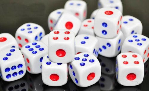 情侣之间的骰子游戏,情侣骰子游戏欢乐时光(图2)